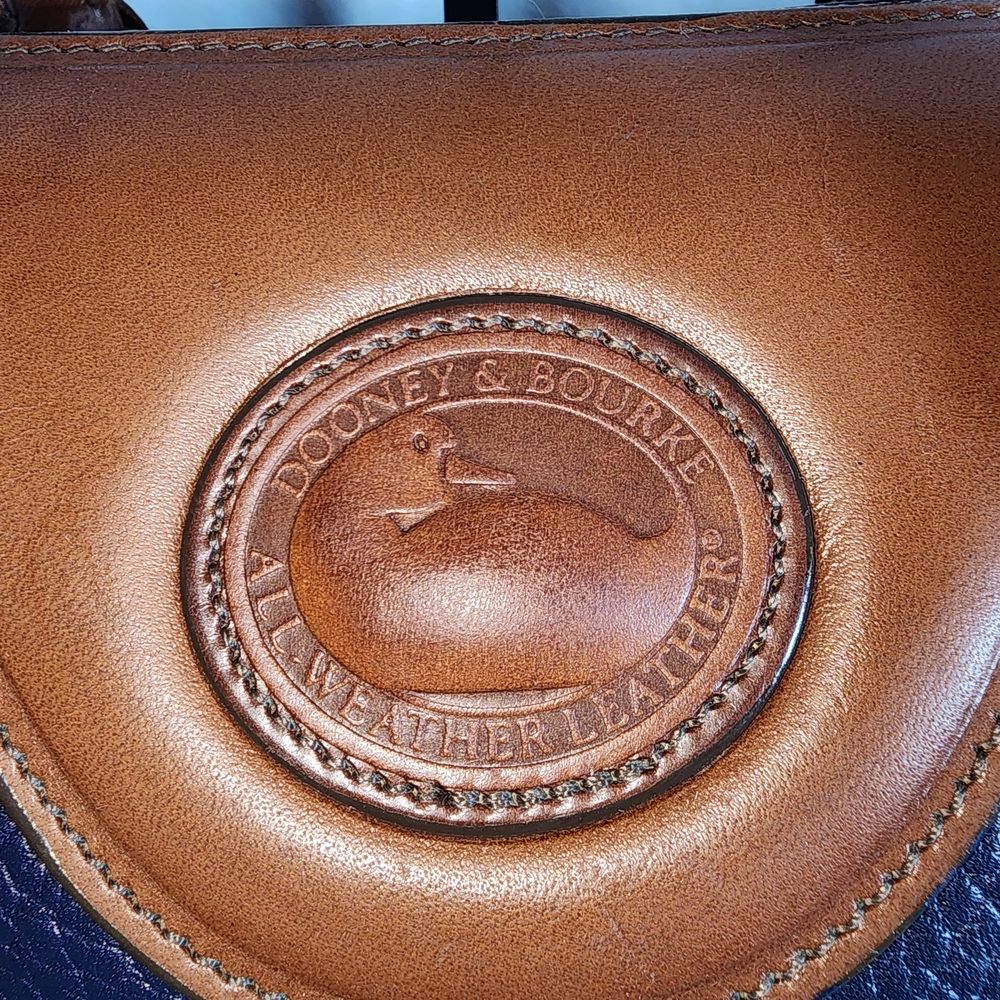 Vintage Dooney & Bourke Tan and Navy Leather satchel - Picture 2 of 5